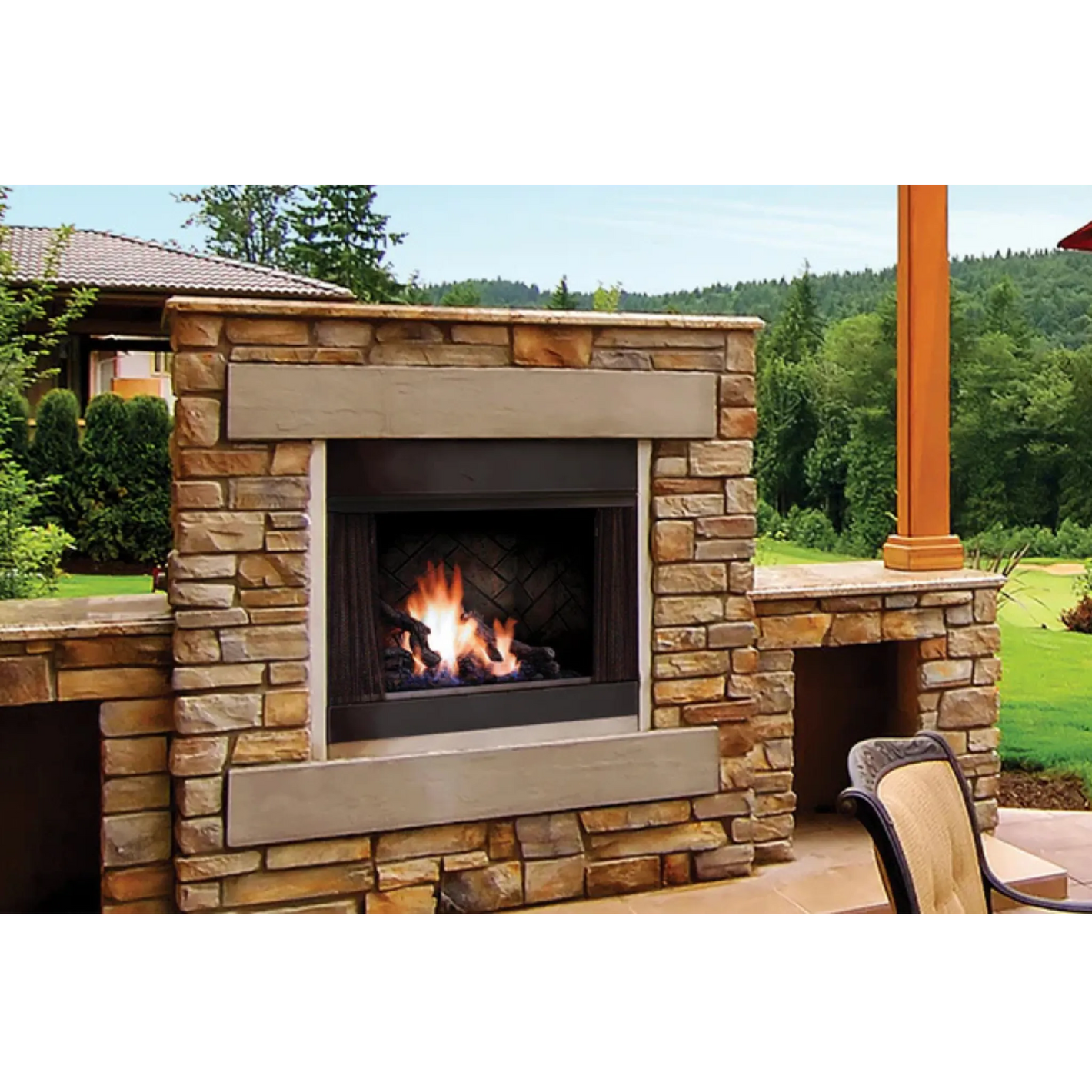 Zero clearance outdoor fireplace